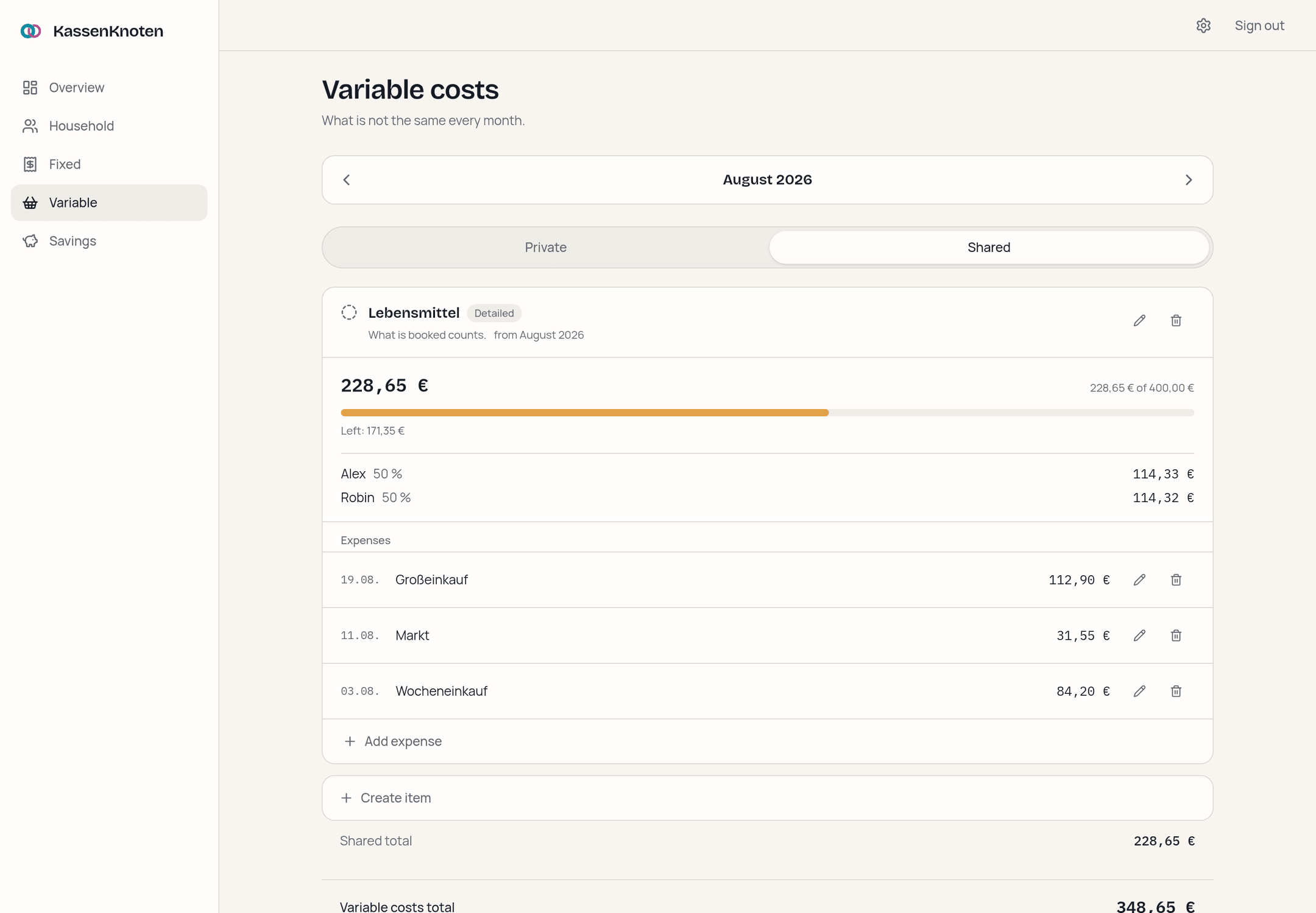 Variable costs: a shared budget in detailed mode with a progress bar, both members' shares, and the individual expenses with their dates.